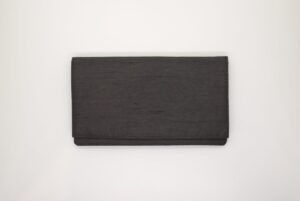 チャコールグレー 正面