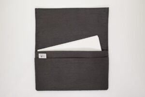 チャコールグレー 開