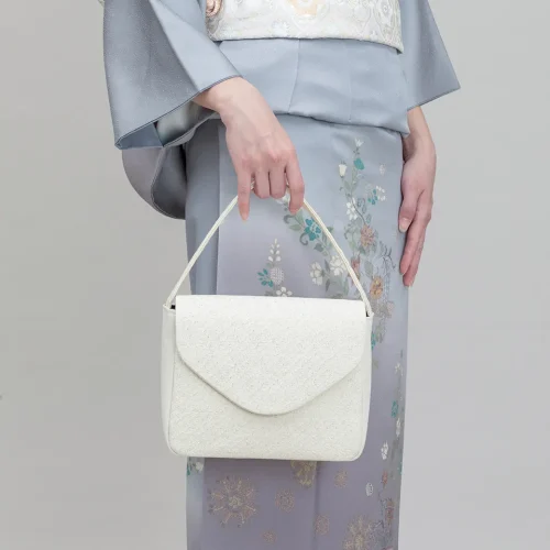 ハンドバッグ　白