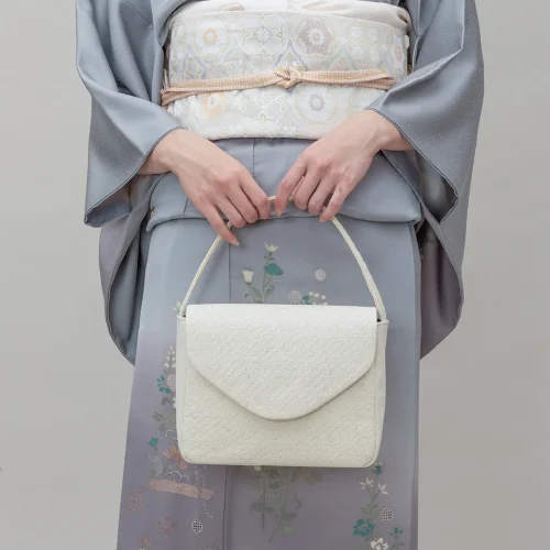 ハンドバッグ　白